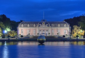 Schloss Benrath (Düsseldorf) als HDR Nachtaufnahme